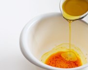 oil with saffron